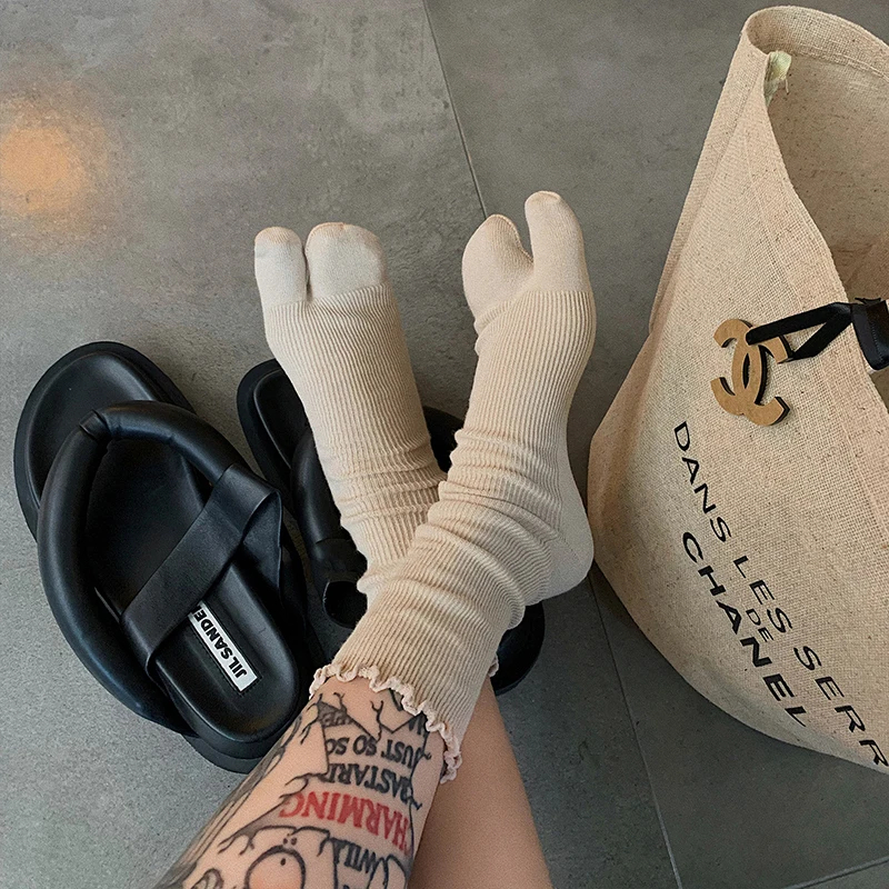 Lowest Price High Quality Combed Cotton Split Toe Woman Socks Solid Color Simple Comfortable Soft Two Toed Harajuku women s 