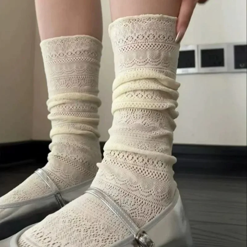 Sale Lace Thin Socks Fashion Hollow Out Casual Crew Socks for women Breathable Soft Cotton Style Mesh Socks 