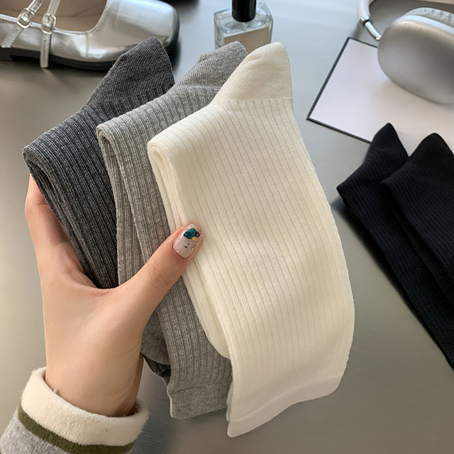 Special Offer New women s Socks Retro Casual Breathable Simple Solid Color Girls Crew Socks School Comfortable Female Long 