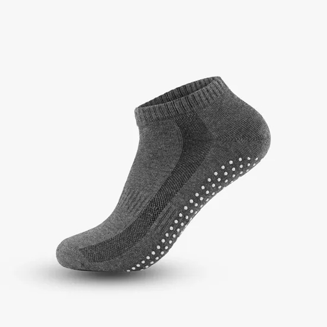 Non-Slip Men Yoga Socks Anti Slip Silicone Gym Pilates Ballet Socks Solid Colors Cotton Crew out Socks for Unisex