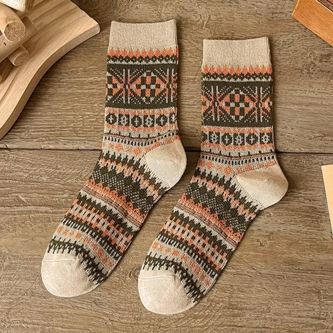 Autumn and Winter Men′s Combed Cotton Vintage Color Crew Socks