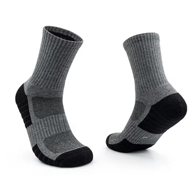 Low MOQ Super Running Cycling Athletic Crew Basketball Men Terry Sports Socks