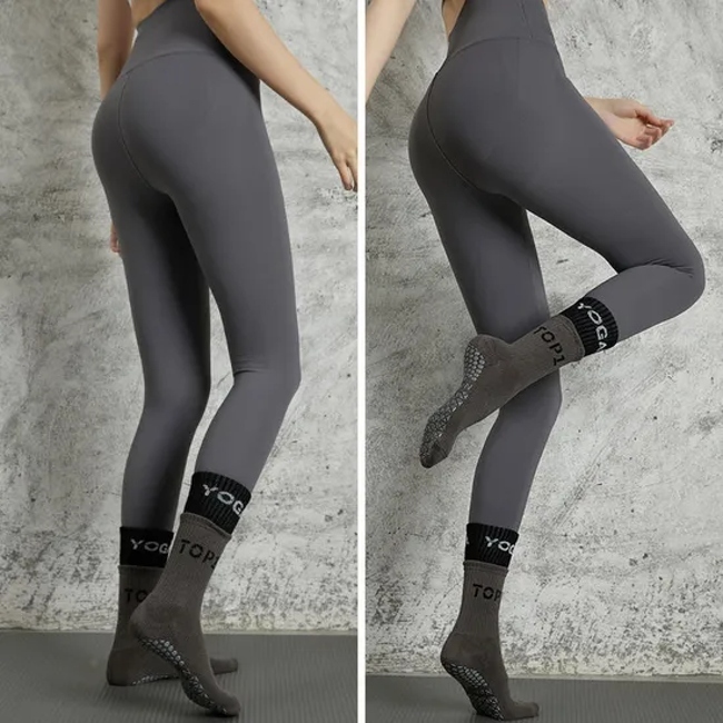 Custom Logo Fashion Breathable Non Slip Terry Crew Grip Anti Slip Pilates Yoga Socks