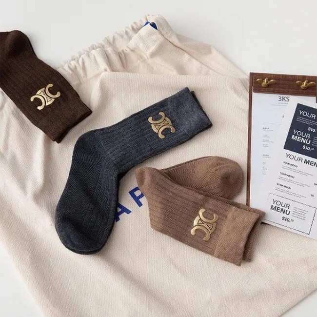 High Quality Letter Jacquard Sports Socks Women Branded Breathable Striped Unisex Korean Athletic Designer Socks