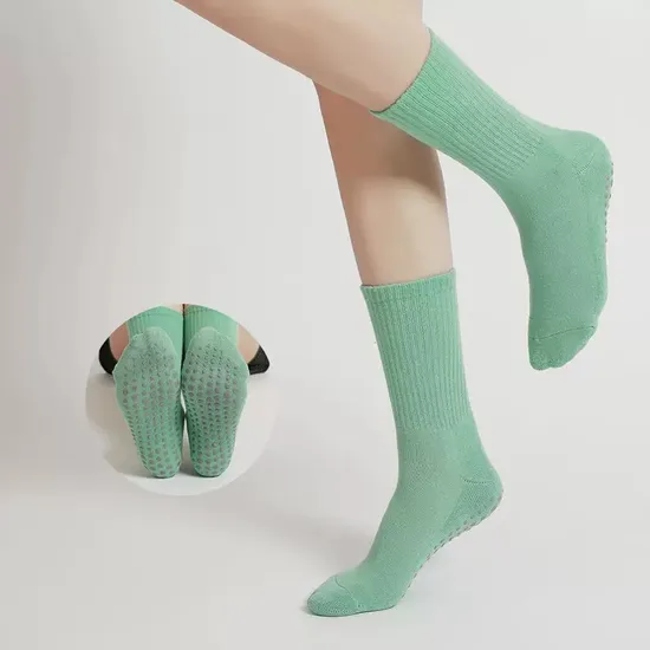 High Quality Non-Slip Women Sports Sock Custom Yoga Pilates Socks Cotton Crew Socks