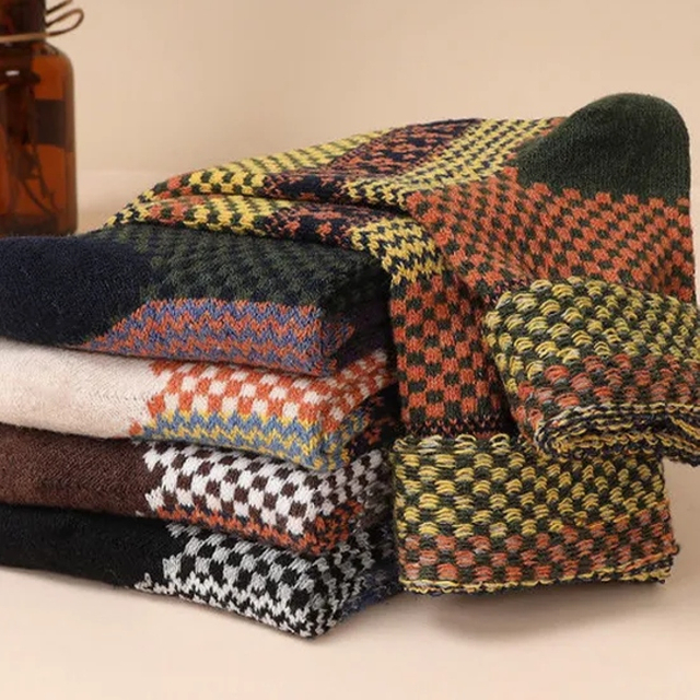 Crew Women′s MID-Calf Socks Cotton Socks Customized Winter Warm Socks