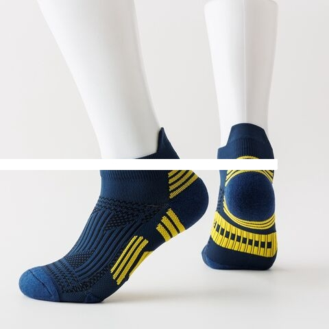 Hot sale Outdoor fitness terry thickened anti slip ear lifting sports socks workout running