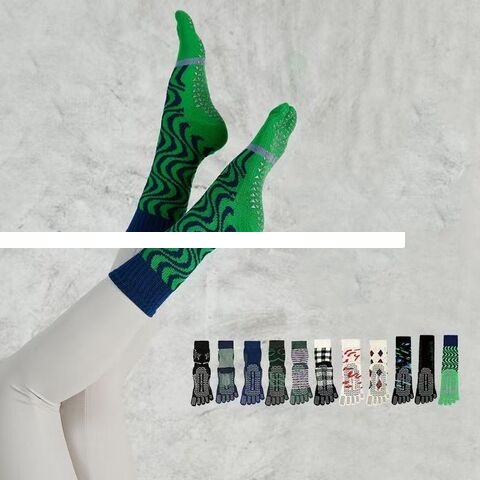Green stripe yoga five finger socks anti slip anti friction custom Pilates socks professional custom logo