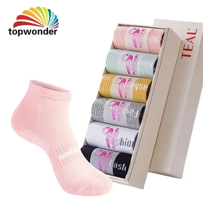 Wholesale and Customize All Designs of Gift Box Sock, Classic Sock, Ankle Sock, Women′s Sock in Many Colors, Sizes and Material