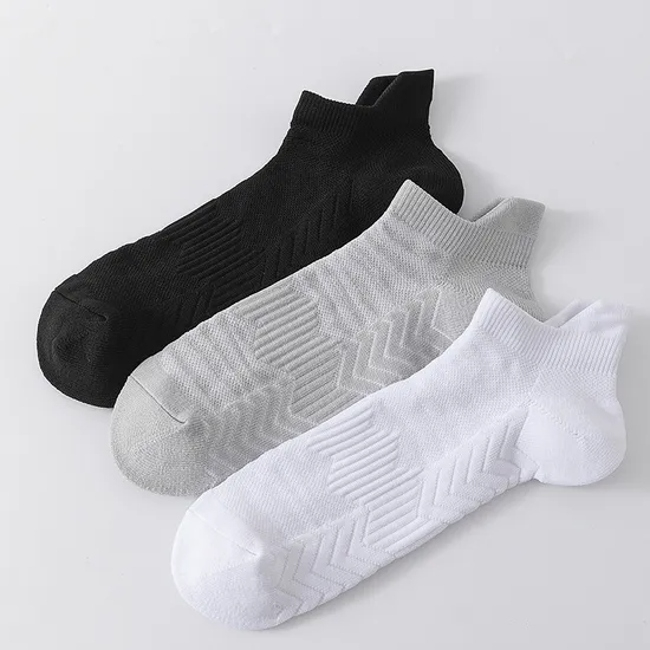 Summer Thin Trend Solid Color Boat Socks Moisture Transferring and Sweating Sports Socks Men′s Short Socks