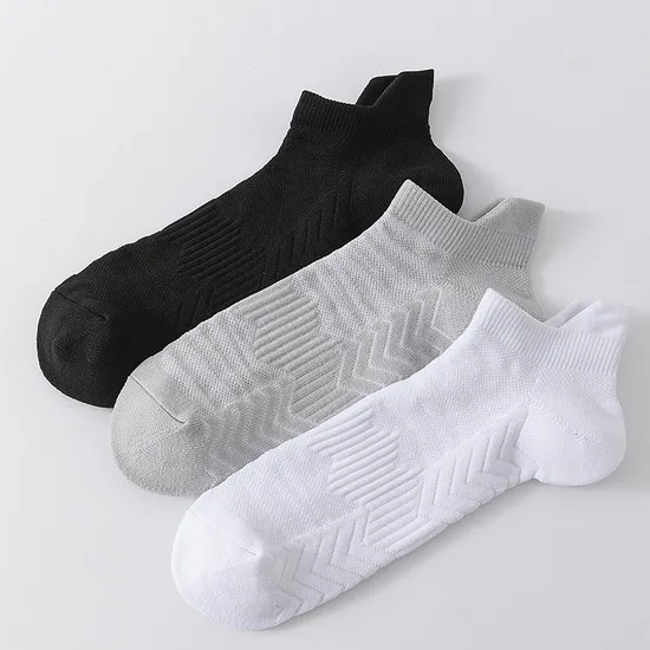 Summer Thin Trend Solid Color Boat Socks Moisture Transferring and Sweating Sports Socks Men′s Short Socks