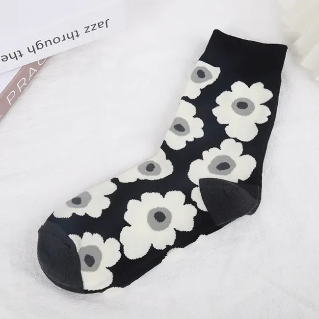 Simple Black and White Floral Design Cute Cow Cotton Socks MID-Calf Trendy Casual Socks