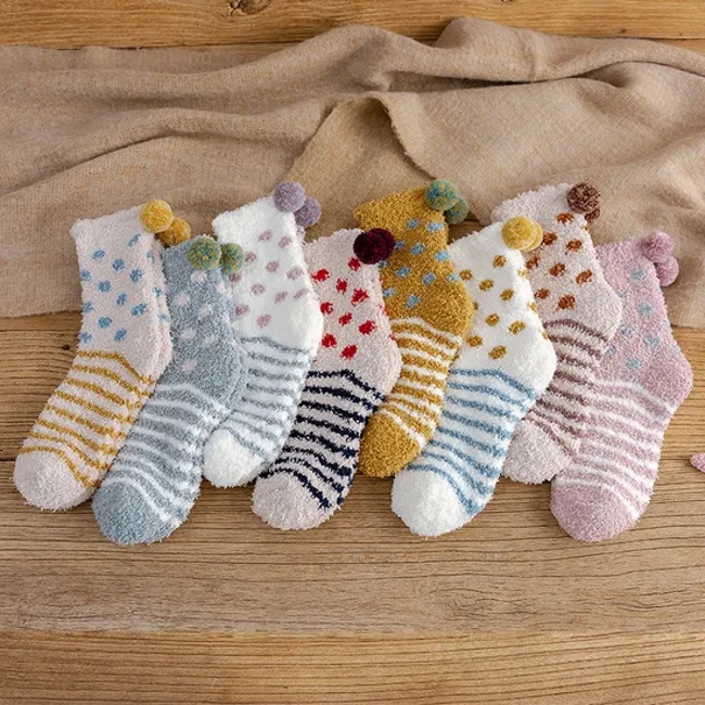 Coral Velvet Socks Women′s MID-Calf Socks Autumn and Winter Heel with Ball Cute Floor Socks Sleep Socks
