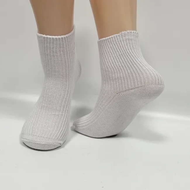 Fashion Women Cotton Embroidery Logo Socks