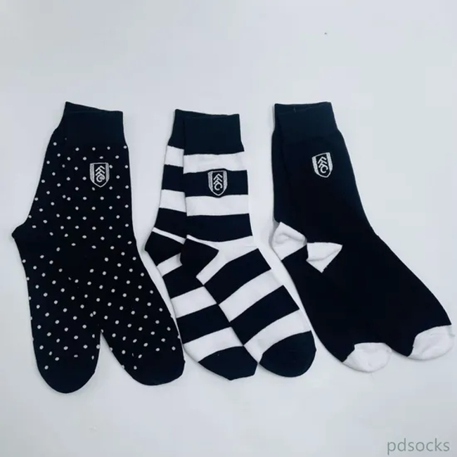 Custom Cotton Socks for Men Combed Cotton Embroidered Socks 3pk