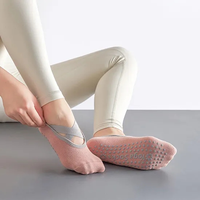 Hot Sales Women′s Ballet Barre Sport Grip Pilates Socks Anti Slip Yoga Socks