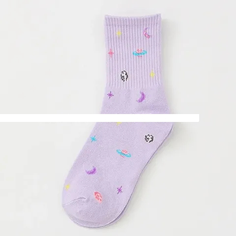 Wholesale floral moon star design yiwu custom logo warm women crew socks cute