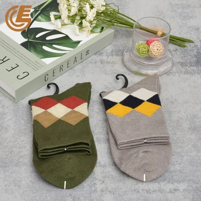 Qlm-106-10 Custom Logo Jacquard Knit Sweat-Wicking Compression Socks for Women