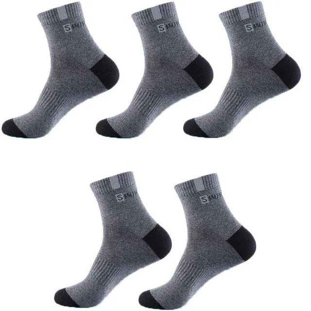 Product Development Sports Socks For Women In Autumn Winter Thickened Insulation Medium Tube Cotton Socks Outdoor Camping 