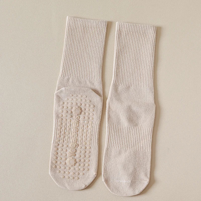 Global Supplier Cotton Mid-calf Solid Color Silicone Non-slip Sports New Stockings Fitness Pilates Yoga Socks Women Dance Socks 