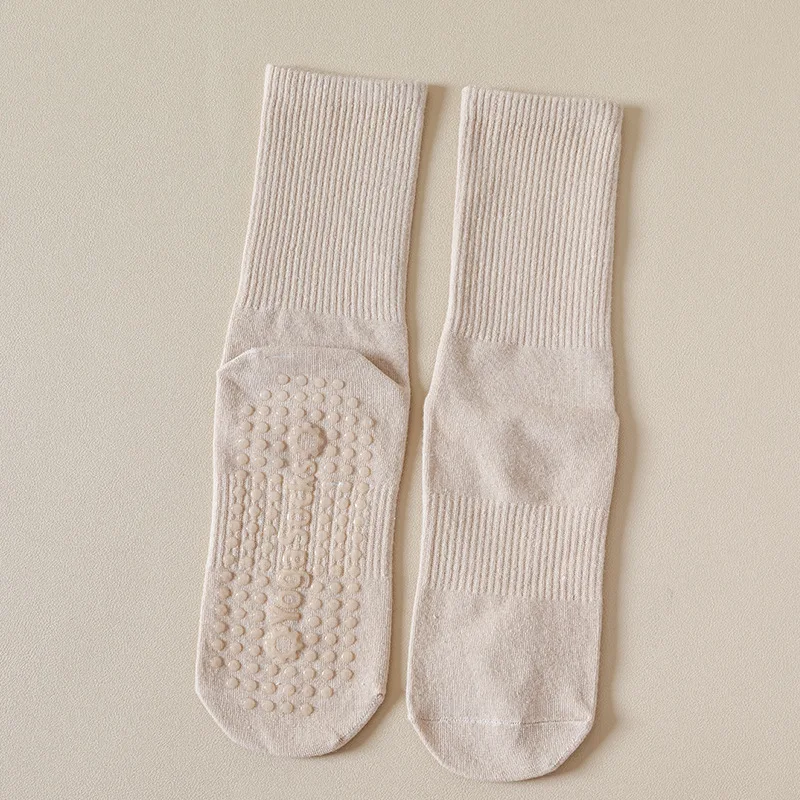 Global Supplier Cotton Mid-calf Solid Color Silicone Non-slip Sports New Stockings Fitness Pilates Yoga Socks Women Dance Socks 