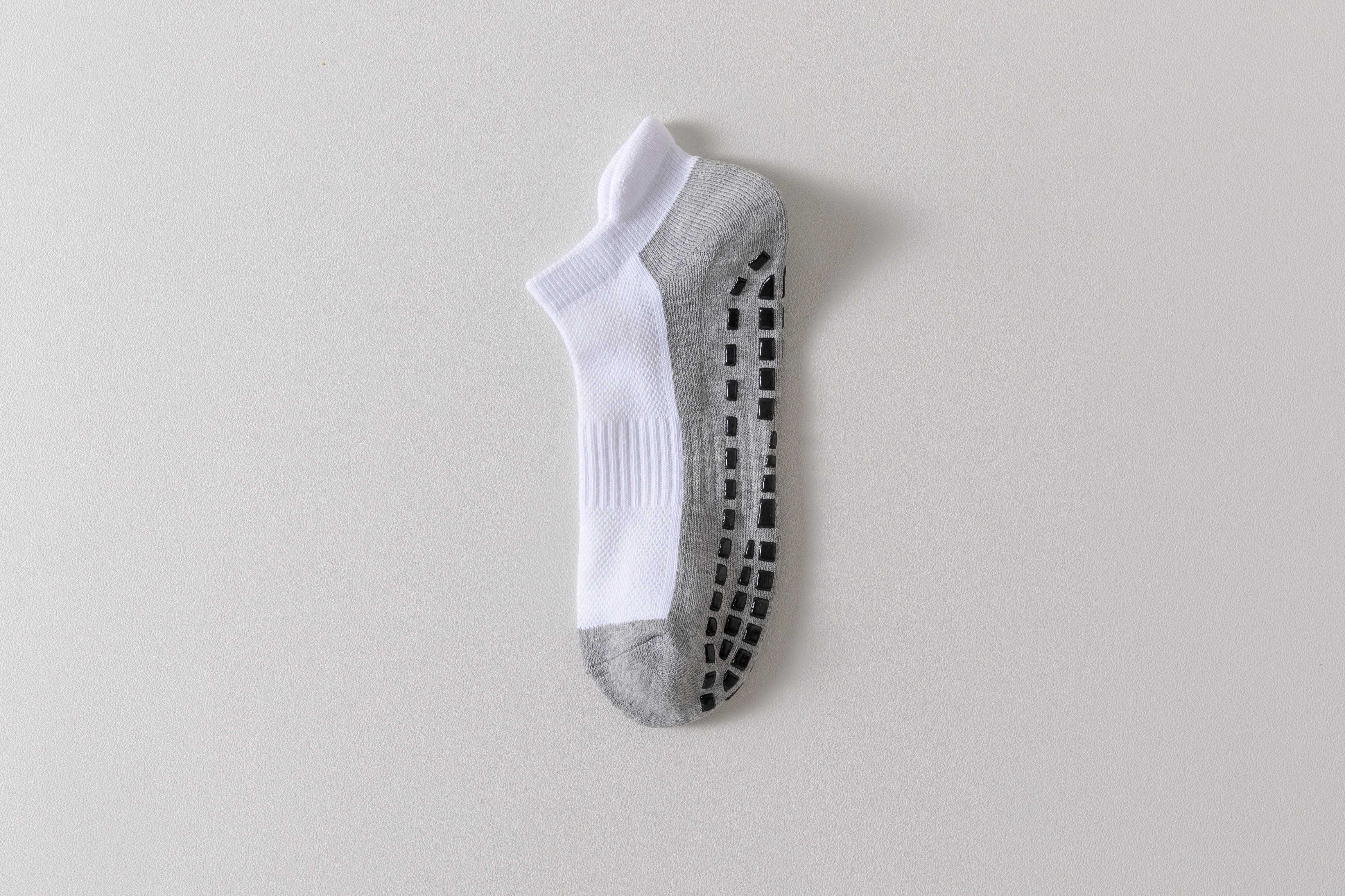 Competitive Pricing Professional anti slip sports socks rubber grip pads football socks yoga jump rope boxing fitness compet 