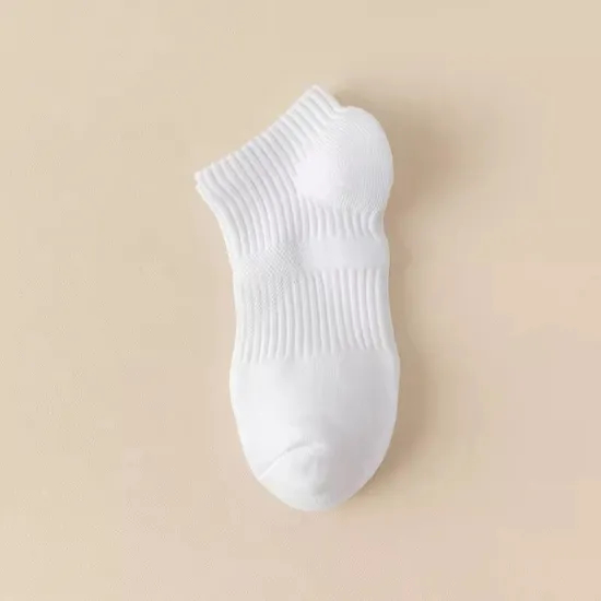 Latest Promotion Price Custom Logo Men′s Athletic Ankle Solid Socks Breathable Sheer Cotton Anti-Foul Feature Nylon Sport Socks