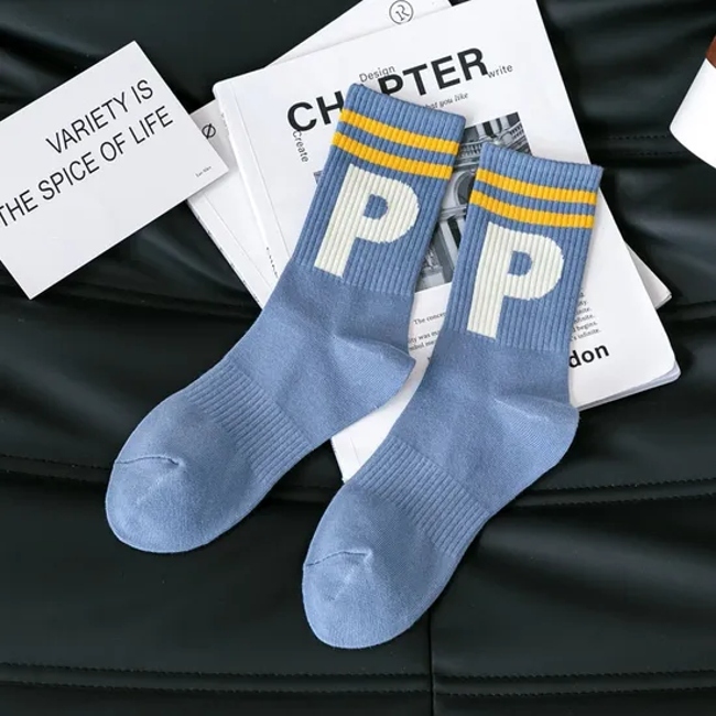 Retro Letters Trend Sports Men′s Socks Street Cotton Crew Socks Custom Logo