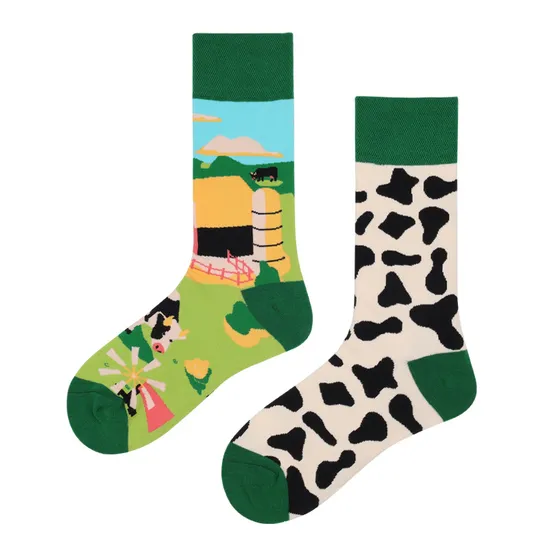 Xianghui Wholesale Custom Asymmetrical Design Colorful Christmas Cotton Happy Socks with Character