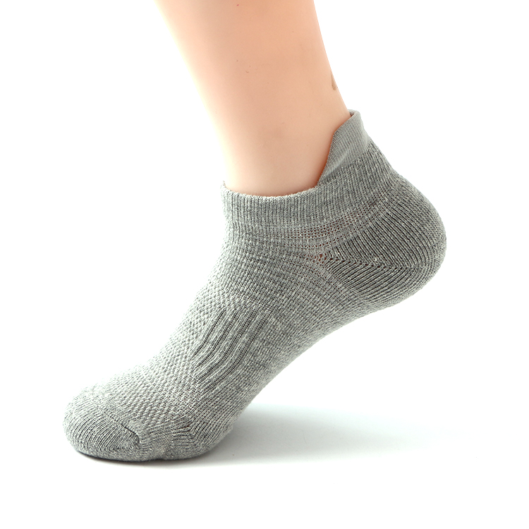 Custom-made Wholesale Design Cloud Socks women sports sock sport