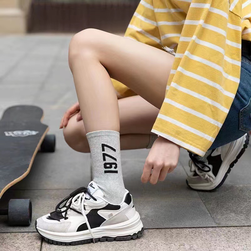 vintage Hip Hop Socks women Cotton Skateboard Socks Fashion Alphabet Gift Couple Casual Breathable Sports Luxury Socks 