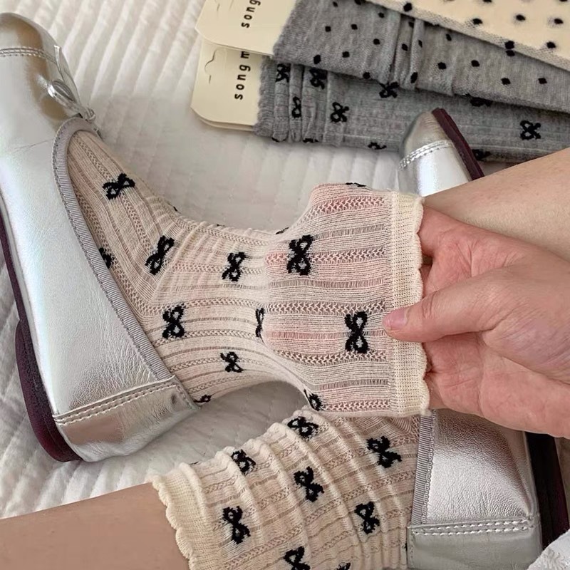 Sample-based Customization Hollow Out Long Socks women Girls Lace Sweet Bow Sock Casual Crew Loose Sox Streetwears Summer Thin 