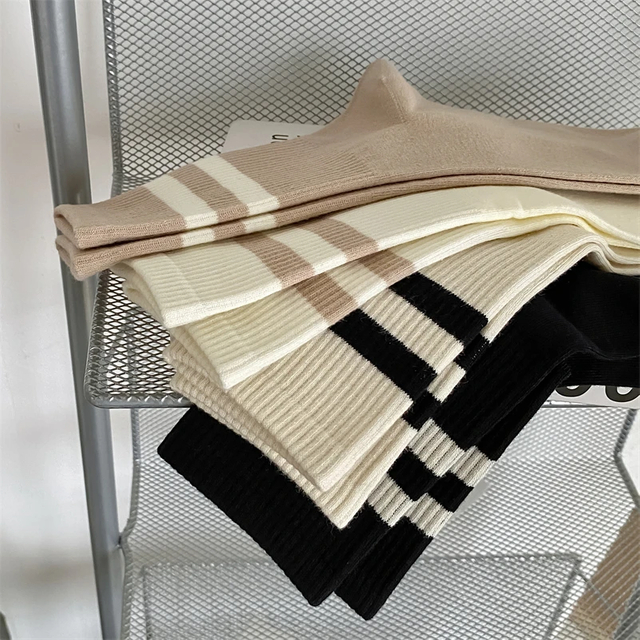 Price Reduction women Socks Fashion Autumn New Novelty Candy Color Sports Crew Socks For Girls Preppy Style Striped Socks 