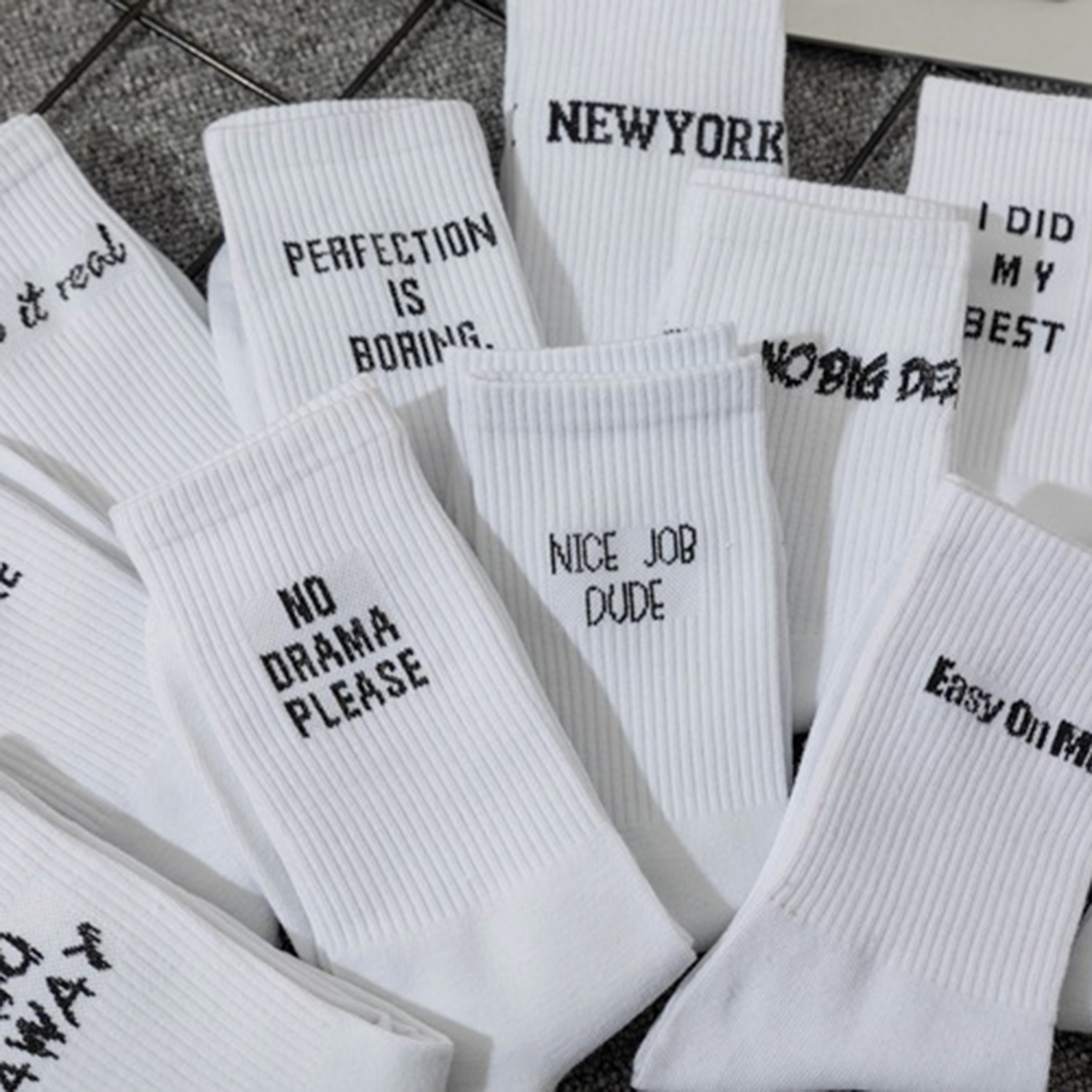 high quality New women Letter Jacquard Series White Cotton Socks Street Sports Hip Hop Fashion Unisex Crew College Style 