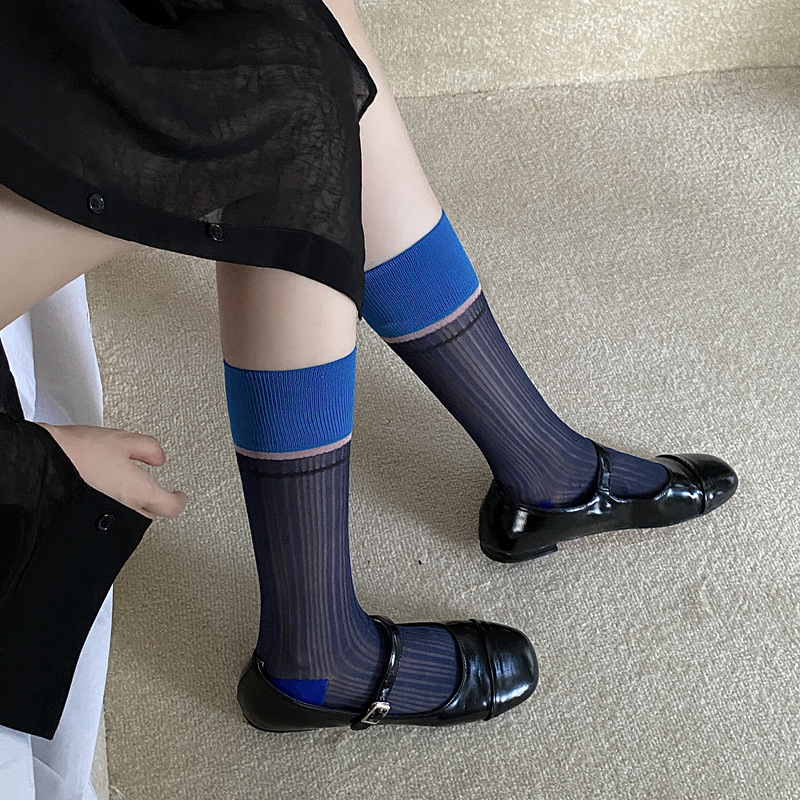 Sale Original Socks Gothic Font Letter Printing Simple Fashion Trend INS Cool Hip Hop Style women Middle Tube Socks 
