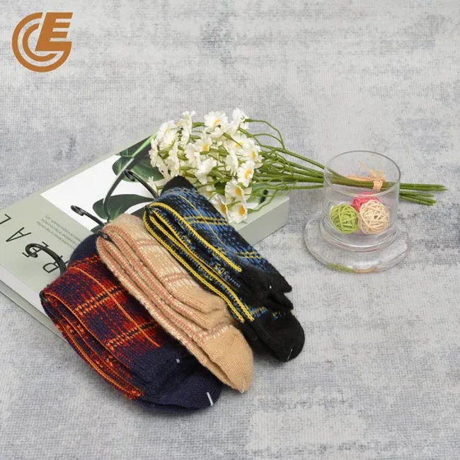 Wholesale High-End Cotton Trendy Men′s Crew Socks Manufacturer