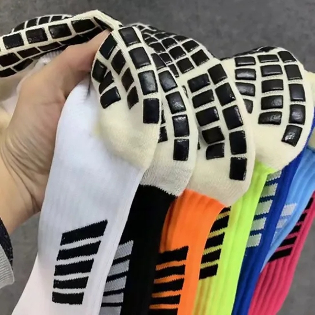 Custom Classic Men Sport Grip Socks Thin Knitted Technique Crew Football Socks