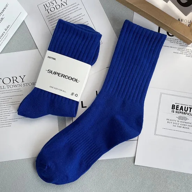 High Quality Low MOQ Fashionable Custom Logo Solid Colorful Knitted Cotton Crew Men′s Socks