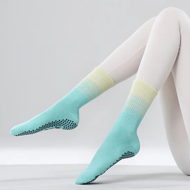 Wholesale Custom Logo Anti -Slip Fashion Socks Women Men Grip Socks