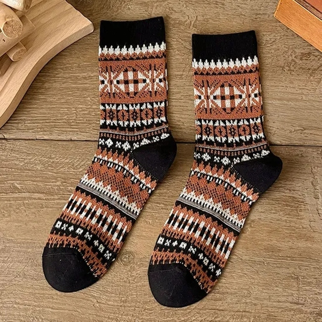 Autumn and Winter Men′s Combed Cotton Vintage Color Crew Socks