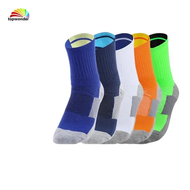 Customize All Sorts of Dryfit Football Sock Basketball Sock Running Sock Cycling Sock Sports Sock with Cushion Bottom at Low Price and High Quality