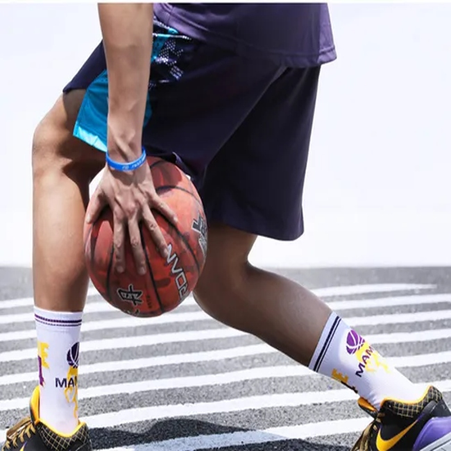 OEM High Quality Gym Custom Logo Tube Thick Compression Cycling Basketball Elites Men Crew Sports Socks
