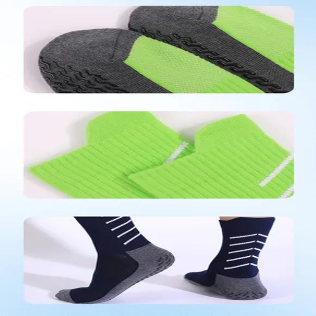 Customized Logo Breathable Adult and Children′s Non Slip Thick Towel Bottom Soccer Socks