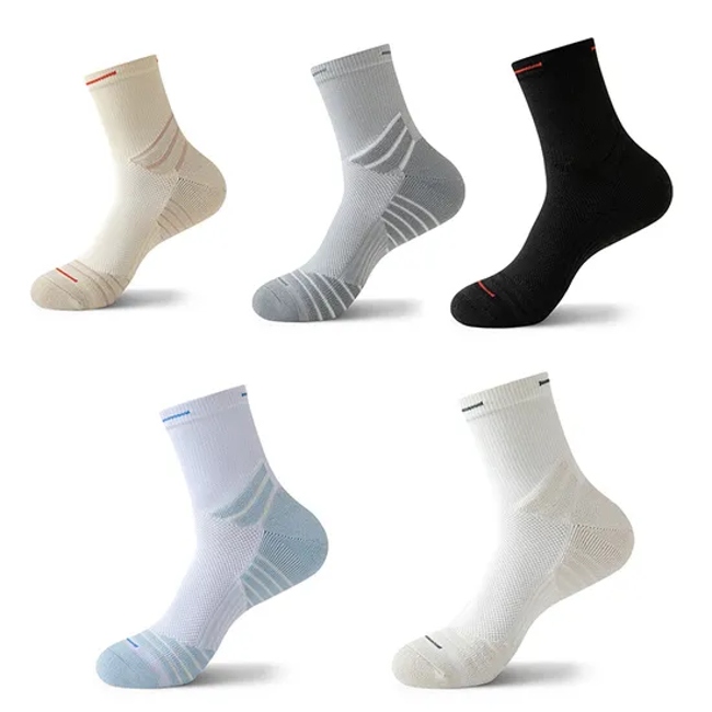 Design Your Logo Socks with Good Quality Fashion Unisex Soft Sports Socks Customized Logo Casual Crew Socks for Woman and Man