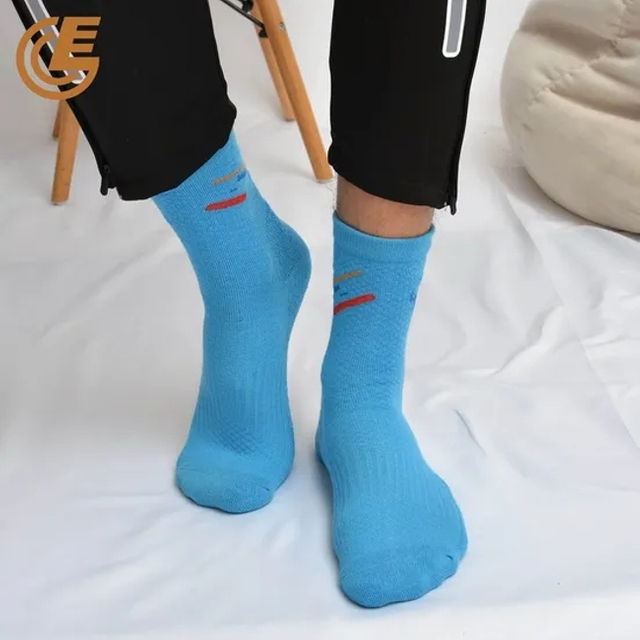 Simple Design Comfortable Anti-Bacterial Athletic Sports Compression Socks
