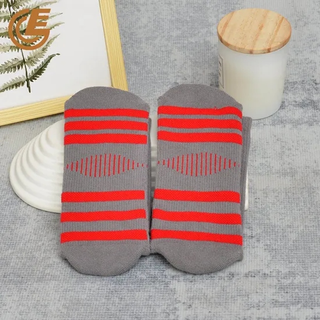 Wholesale Custom Cotton Fashion Grip Sports Socks Deodorization Sock