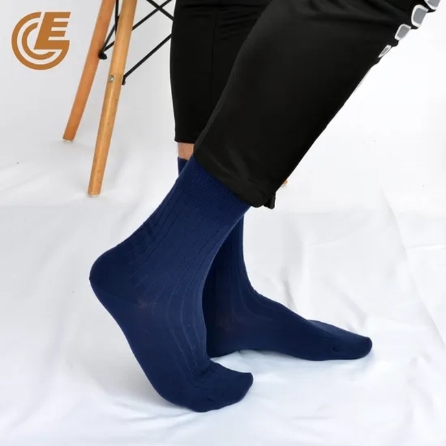 Qlm-329-13 Custom Logo Breathable Sweat-Wicking Compression Socks for Men