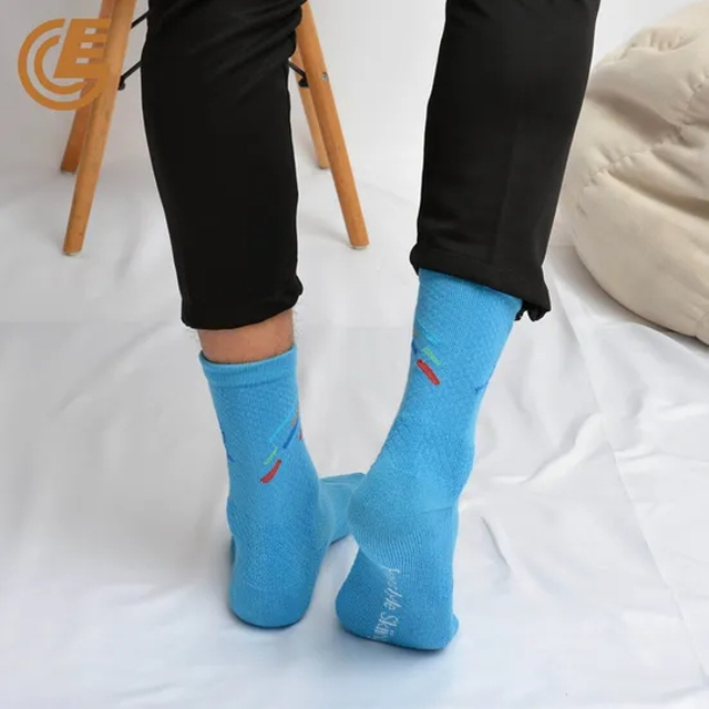 Simple Design MID-Tube Comfortable Anti-Bacterial Athletic Sports Compression Socks