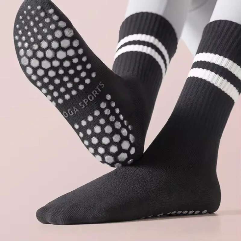 customized packaging Professional Non-slip Yoga Socks Cotton Mid-tube Bottom Silicone Indoor Fitness Socks gym Floor Socks 