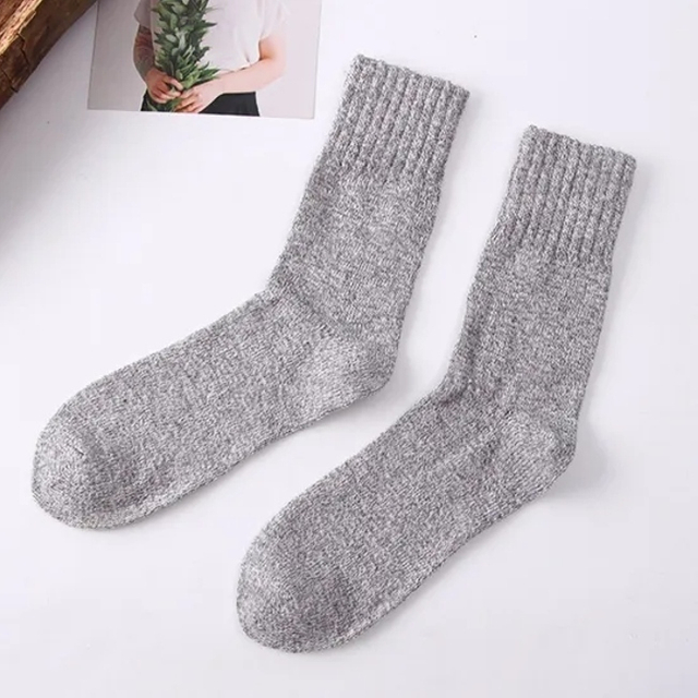 Factory High Quality Custom Design Small Quantity Winter Solid Color Crew Men Wool Socks